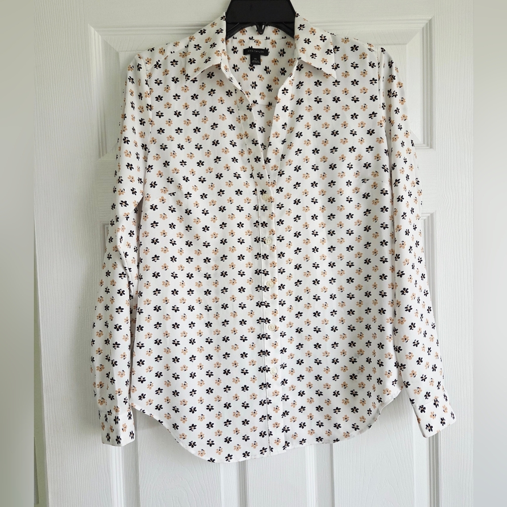 Ann Taylor ✨️ Floral Print Blouse - Black and Tan on White Size XS